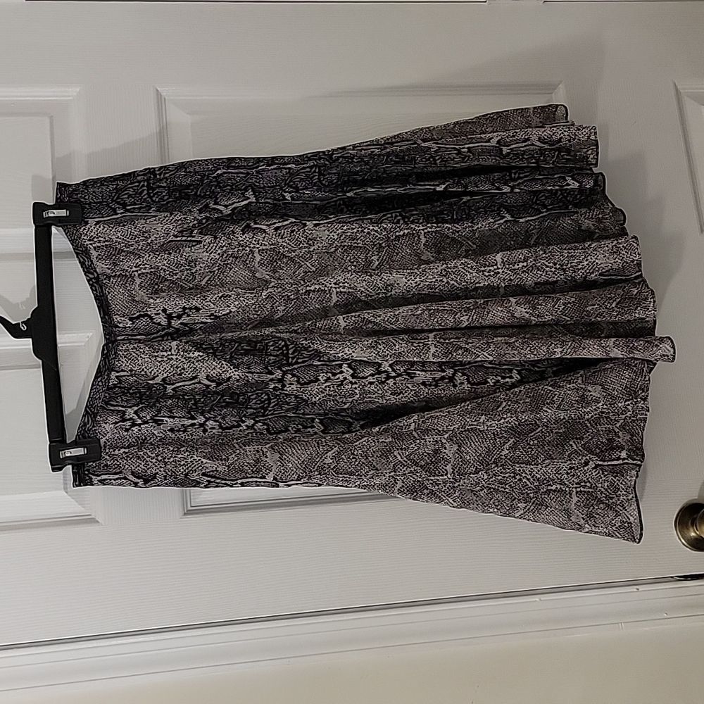 Jones New York Snake Print Skirt Size 12